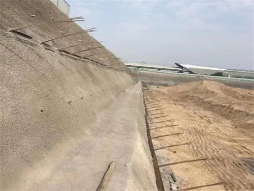 南丹河道边坡加固